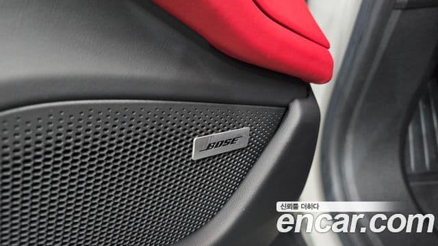 Porsche Taycan 2022 — ფოტო 17/37
