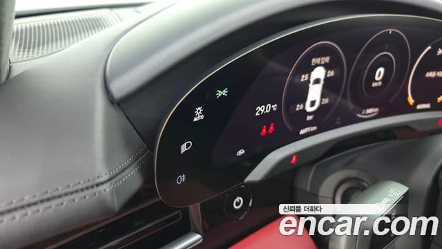 Porsche Taycan 2022 — ფოტო 29/37