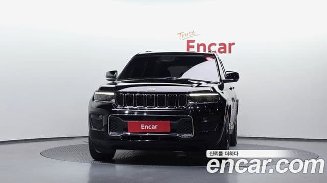 Jeep Grand Cherokee 2023 — Фото 2/20