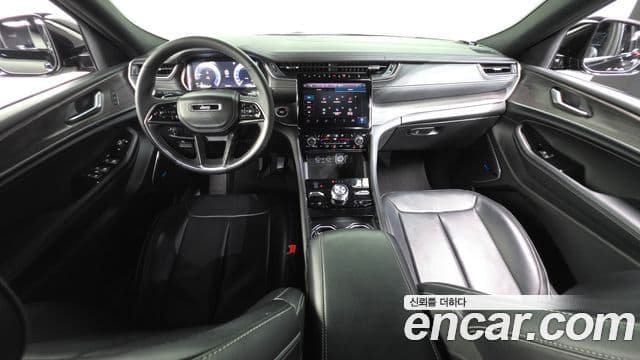 Jeep Grand Cherokee 2023 — Фото 9/20