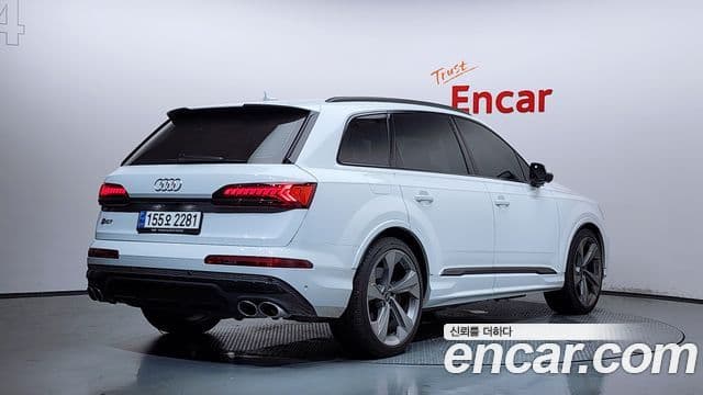 Audi SQ7 2023 — Photo 1/20