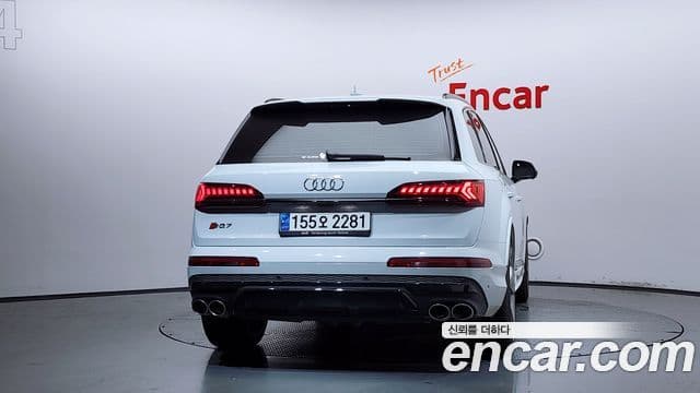 Audi SQ7 2023 — Photo 6/20