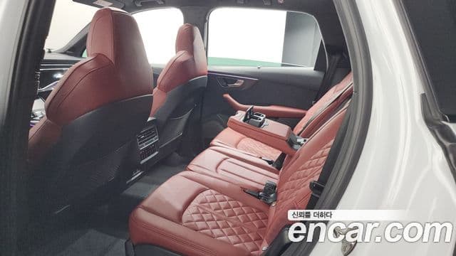 Audi SQ7 2023 — Photo 18/20