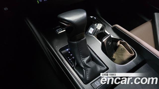 Lexus ES300h 2024 — ფოტო 8/34