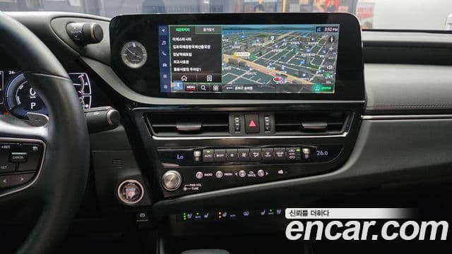 Lexus ES300h 2024 — ფოტო 29/34