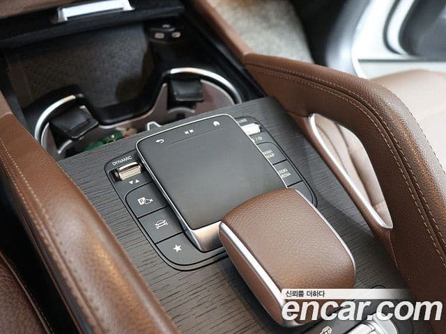 Mercedes-Benz GLS-Class 2024 — Фото 9/20