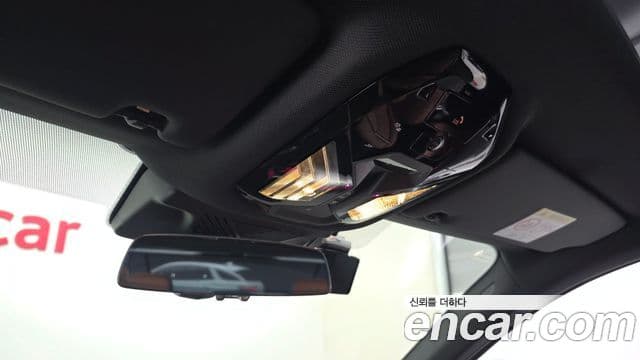 BMW 5 Series 2025 — Photo 12/20