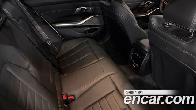 BMW 3 Series 2025 — ფოტო 8/20