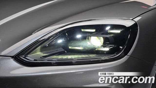 Porsche Cayenne 2024 — Photo 27/37