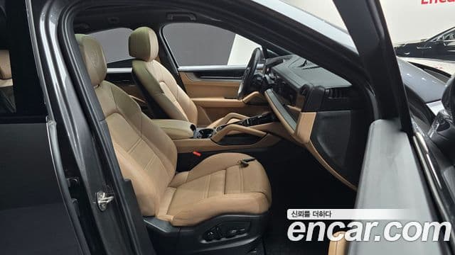 Porsche Cayenne 2024 — Photo 36/37