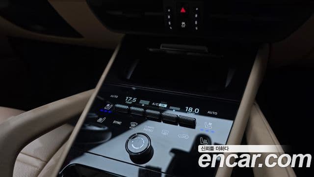 Porsche Cayenne 2024 — Photo 15/37