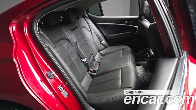 Genesis G70 2019 — Şəkil 30/31