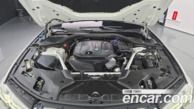 BMW 5 Series 2023 — фото 6 из 20