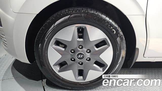 Hyundai Staria 2022 — ფოტო 2/20