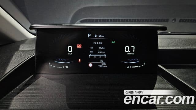 Hyundai Staria 2022 — ფოტო 8/20