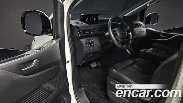 Hyundai Staria 2022 — ფოტო 9/20