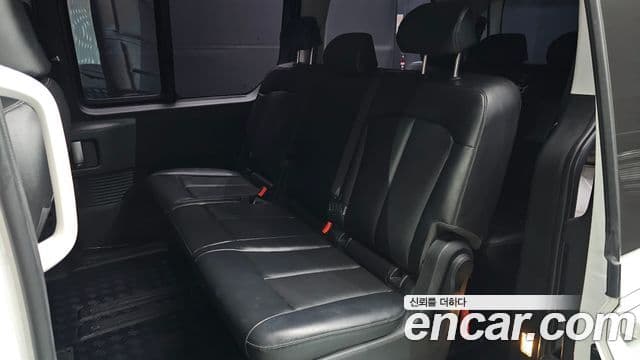 Hyundai Staria 2022 — ფოტო 13/20