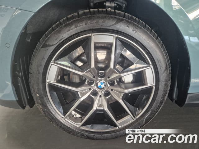 BMW 5 Series 2025 — ფოტო 4/8