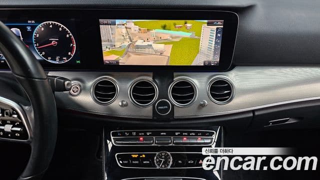 Mercedes-Benz E-Class 2020 — Фото 13/20