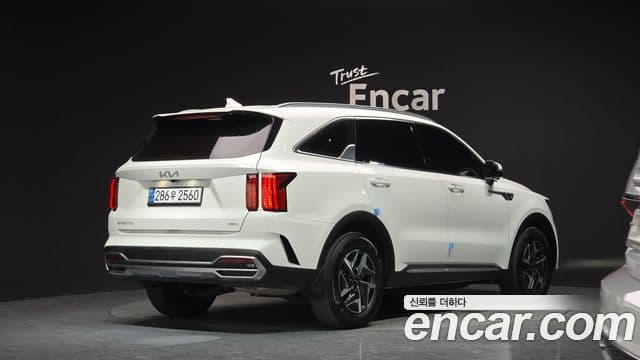 Kia Sorento 2023 — Фото 2/20