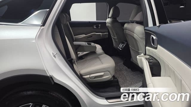 Kia Sorento 2023 — Фото 11/20