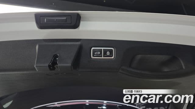 Kia Sorento 2023 — Фото 16/20