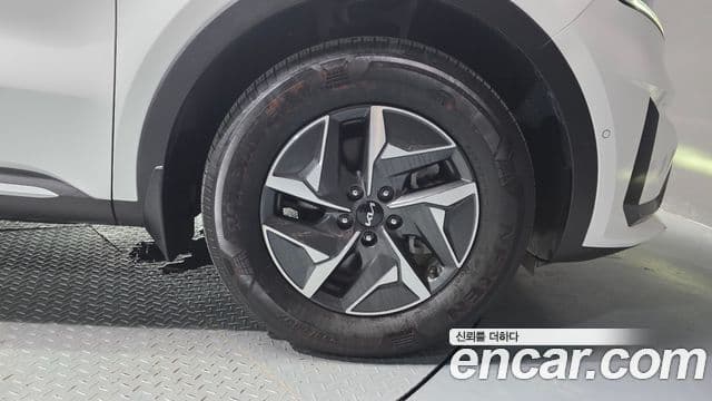 Kia Sorento 2023 — ფოტო 34/35