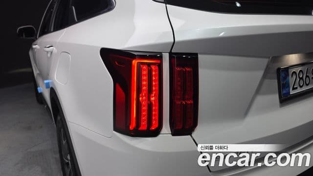 Kia Sorento 2023 — ფოტო 2/35