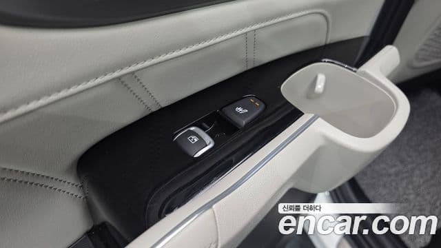 Kia Sorento 2023 — ფოტო 28/35