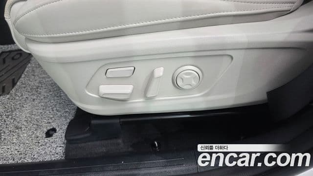 Kia Sorento 2023 — ფოტო 27/35