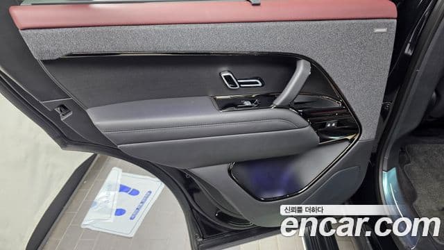 Land Rover Range Rover Sport 2023 — Photo 27/38