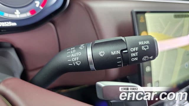 Land Rover Range Rover Sport 2023 — Photo 30/38