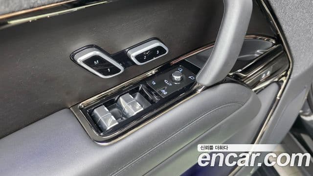 Land Rover Range Rover Sport 2023 — Photo 6/38