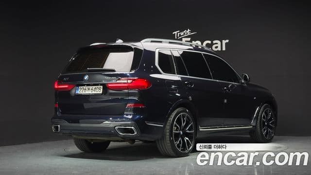 BMW X7 2022 — Фото 2/20