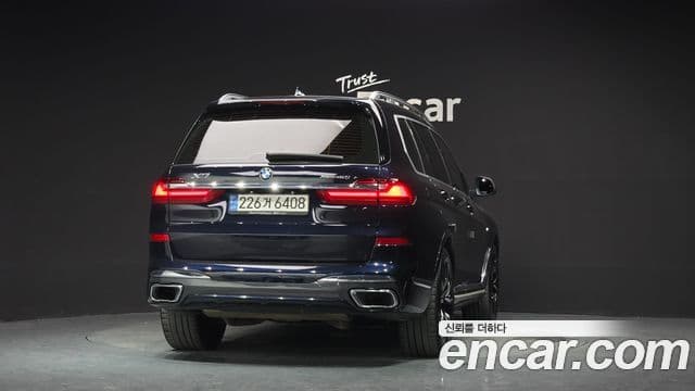 BMW X7 2022 — Фото 4/20