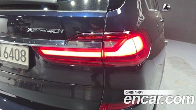 BMW X7 2022 — ფოტო 29/32