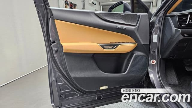 Lexus NX350h 2025 — Photo 28/33