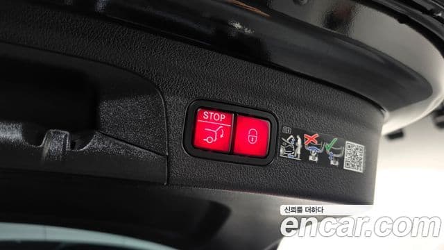 Mercedes-Benz GLE-Class 2025 — Photo 21/37