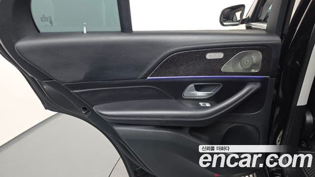 Mercedes-Benz GLE-Class 2025 — Photo 33/37