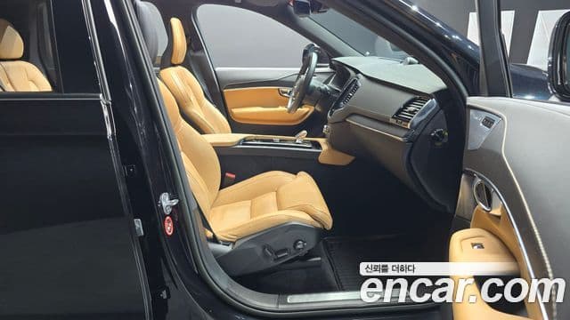 Volvo XC90 2022 — Photo 23/31