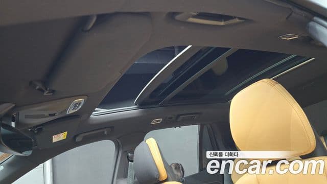 Volvo XC90 2022 — Photo 18/31