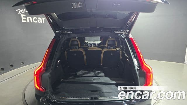 Volvo XC90 2022 — Photo 27/31