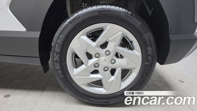 Hyundai Kona Hybrid 2023 — Şəkil 26/30