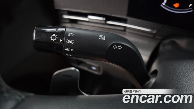Hyundai Kona Hybrid 2023 — Şəkil 17/30