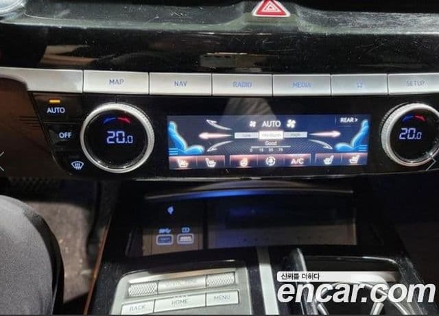 Genesis Electrified G80 2022 — ფოტო 13/17