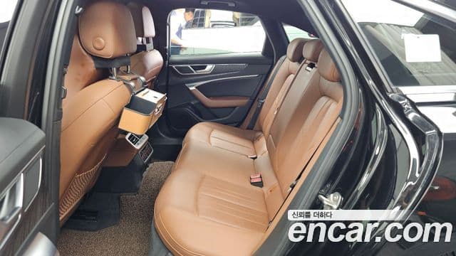 Audi A6 2021 — Photo 26/33