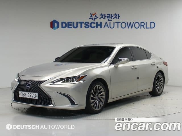 Lexus ES300h 2018 — Photo 3/20