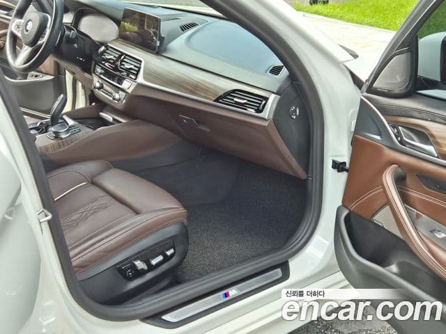 BMW 5 Series 2020 — Şəkil 7/20