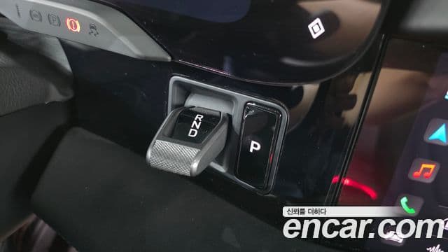 Porsche Taycan 2021 — ფოტო 19/20