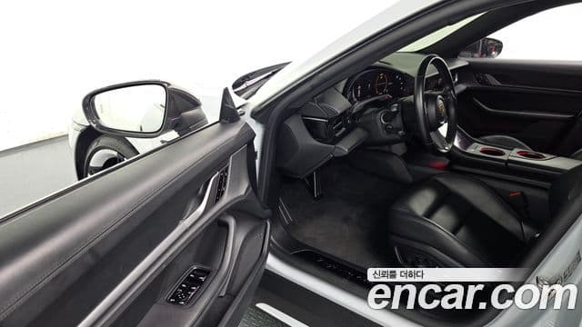 Porsche Taycan 2021 — ფოტო 6/20